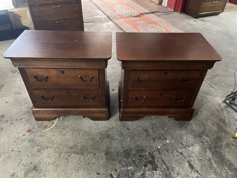 Pair of Vintage BROYHILL Nightstands