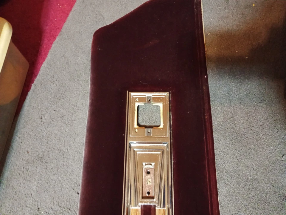 Oldsmobile Cutlass Brougham 1981-88 panel de puerta superior aplastamiento terciopelo granate izquierdo/dr Foto 3 de 4