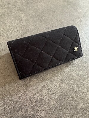 NEW AUTH CHANEL BLACK QUILTED SUNGLASS CASE W/BOX, CLEANING CLOTH