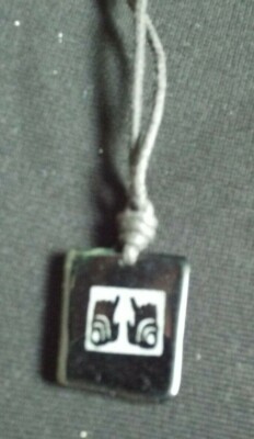 Jade stone hands pendant like new from Guatemala