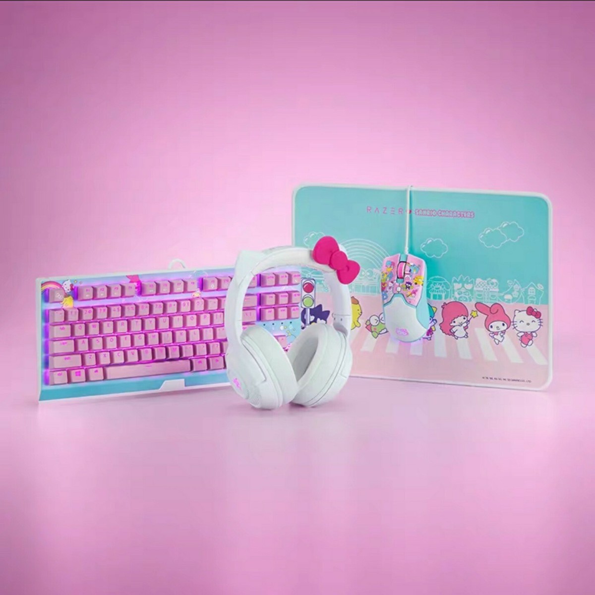 RAZER ハローキティ ヘッドホン　Sanrio Characters Razer x Sanrio Hello Kitty Kraken BT Wireless Headset Special
