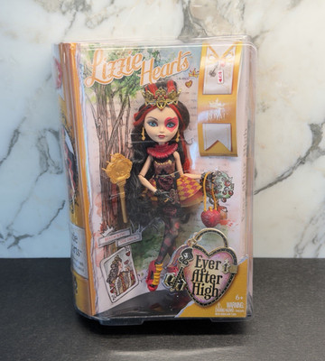 Ever After High - Lizzie Hearts - Basic G1 NIB