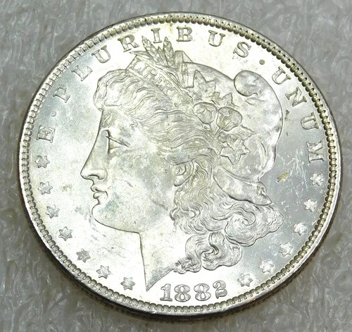 1882 P Morgan Silver Dollar BU Bright Frosty Luster in saflip #Z786