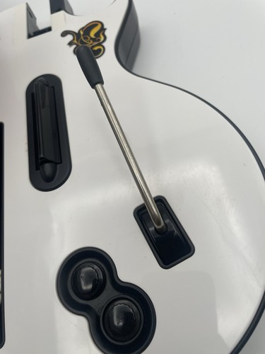 Guitarra Inalámbrica Wii Guitar Hero Gibson Les Paul Blanca PROBADA Y Confirmada Funcionando - Imagen 5 de 22