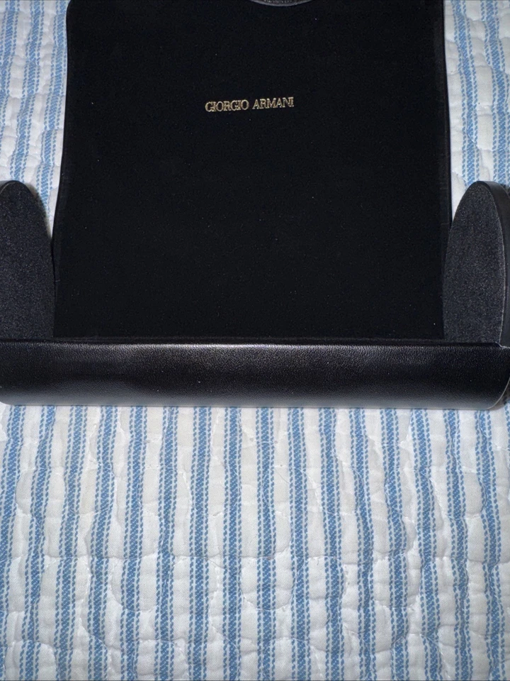 Estuche blando para gafas Giorgio Armani negro bolsa plegable superior Foto 2 de 3