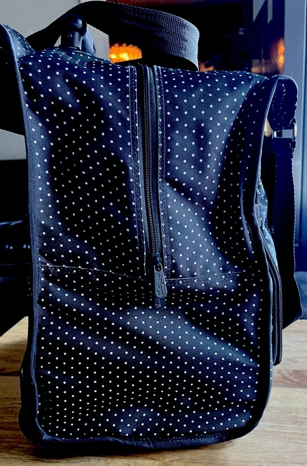 Bolsa tote de viagem Thirty-One preta bolinhas com monograma rosa J - Imagem 4 de 4