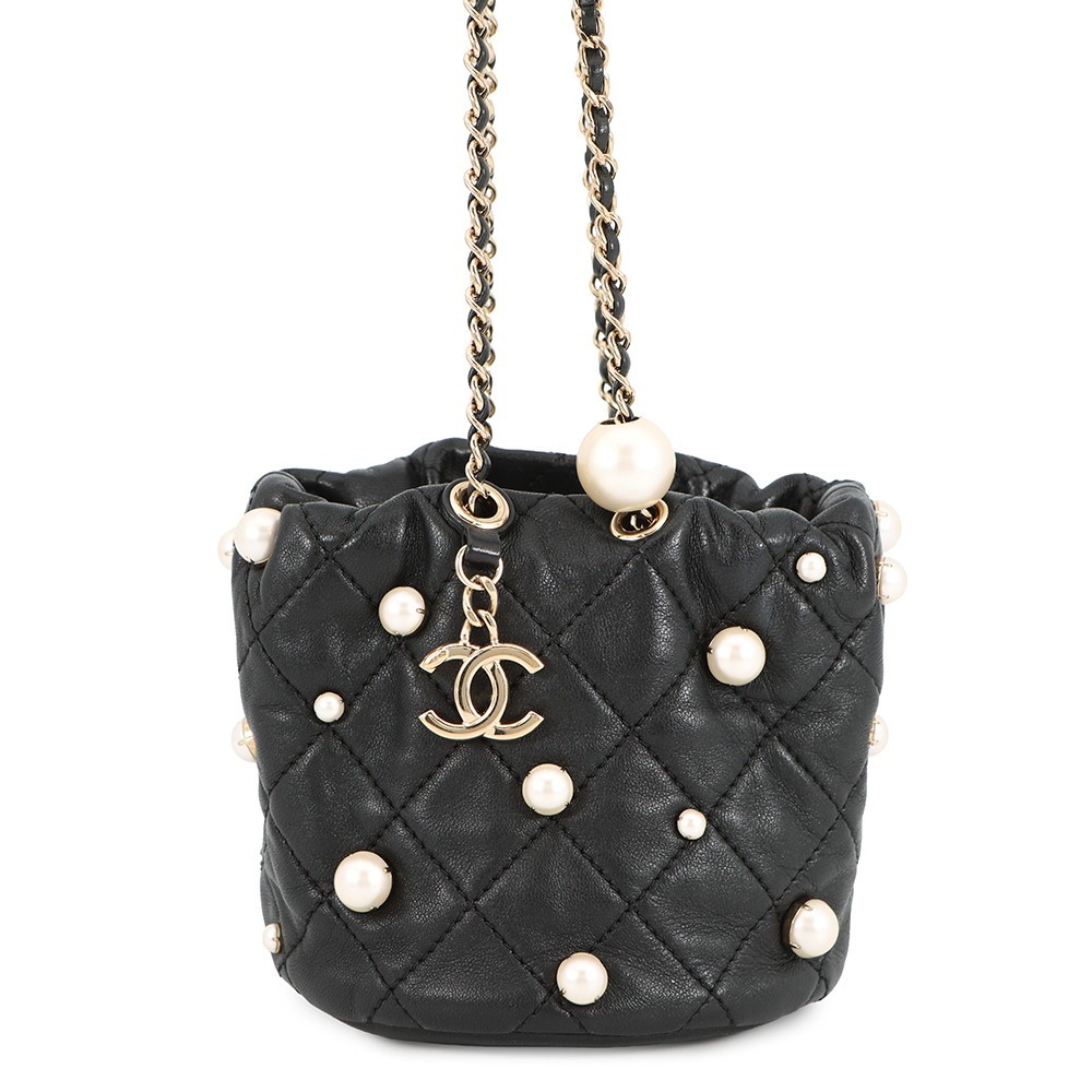 CHANEL Matelasse Drawstring BagChainShoulder Lamb… - image 1