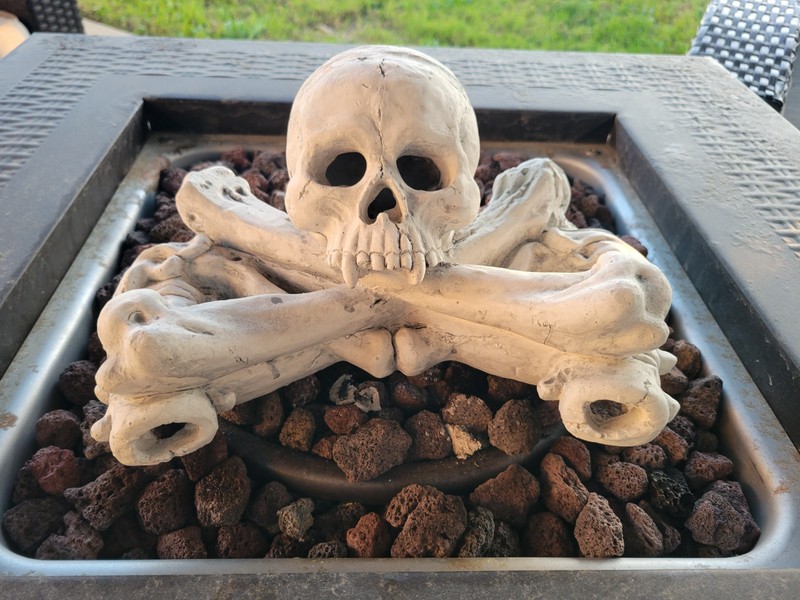 Ceramic Fire Pit Skull & Crossbones Log