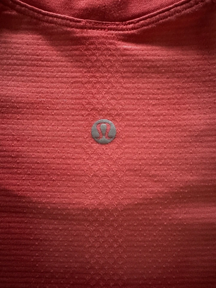 Camisa deportiva de manga corta para mujer Lululemon talla 8 Foto 4 de 4