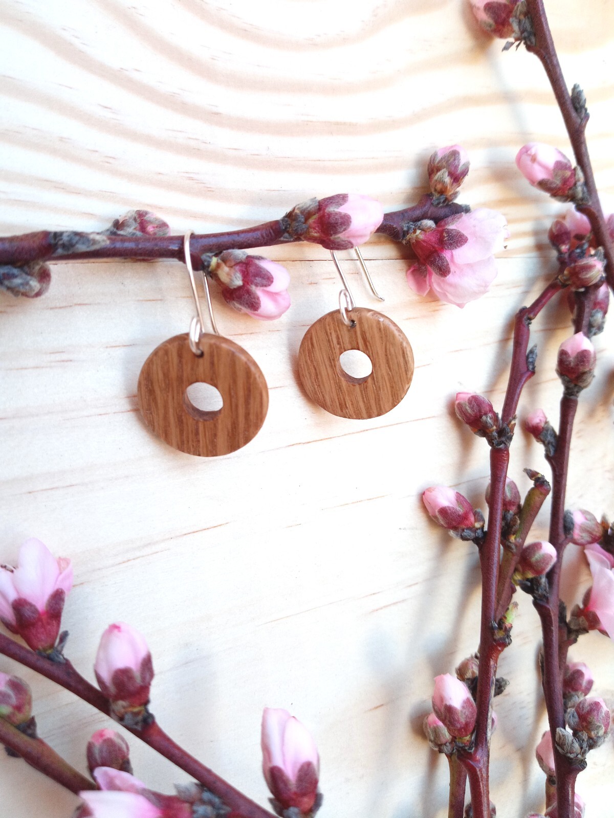 Boucles d'oreilles Imae en bois massif d'artisanat d'art