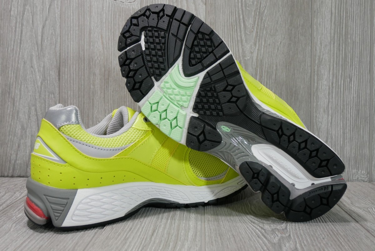 New Balance 2002R Yellow Silver Mens Running Shoes Size 9.5 D Mesh Lace Up Retro White New Balance 2002R | SVD main image 2