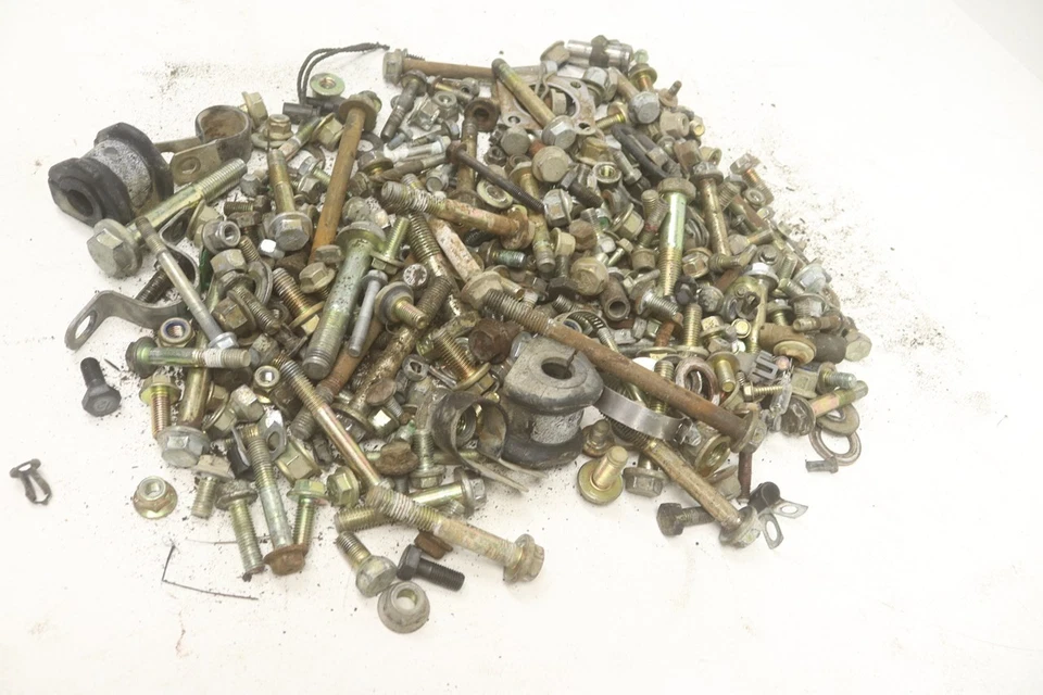 John Deere Gator XUV 850 D 07 pernos varios accesorios UTV 48884 Foto 3 de 3