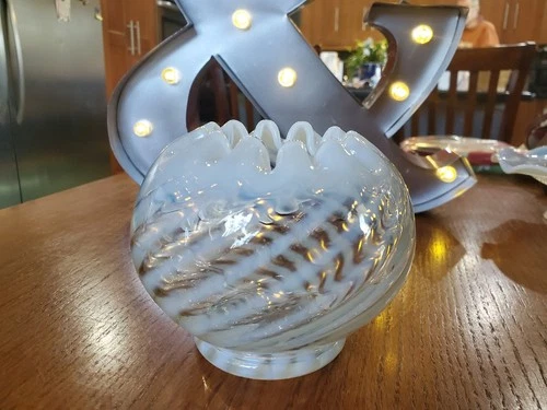 VINTAGE Fenton Spiral Optic Opalescent Swirl Rose Bowl Art Glass Vase 4.5"H