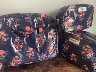 Brand New Cath Kidston Set of 3 Cosmetic Bags Floral Design In Navy Never Used