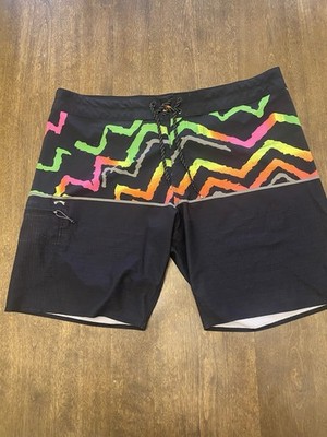 Billabong Sundays Airlite Board Shorts - Mens 38 Black / Multi 19  Outseam