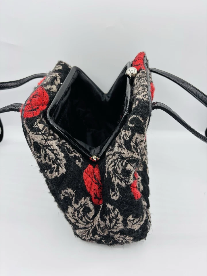 De Colección Vera Bradley Negro Rojo Floral Jacquard Acolchado Bolso de Mano Bloqueo de Beso Limitado Foto 3 de 4