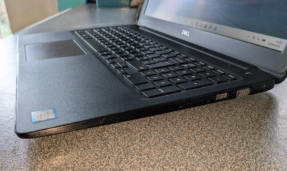 Dell Latitude 3500 · i3-8145U · 8GB · 120GB, photo 4 of 5