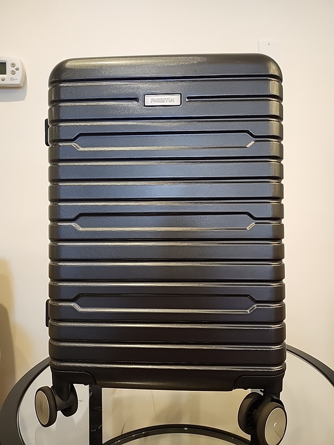 FIGESTIN Black 20in Hard Shell Lightweight Carry On Luggage with Spinner Wheels-image