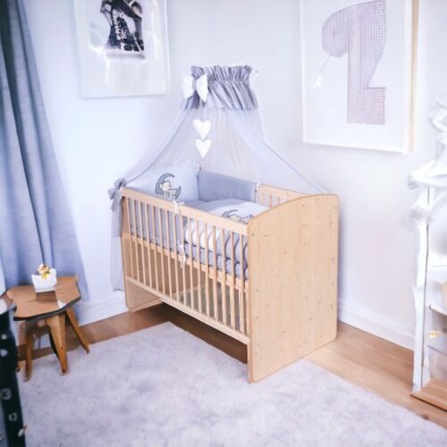 Babybett Naturholzfarbe mit 11tlg Komplett-Set Bettwäsche Matratze Teddy Grau - Bild 1 von 12