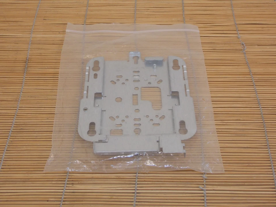 NUOVO Cisco AIR-AP-BRACKET-2 Aironet 1140 Wall Mount Kit 1040 fissaggio a parete NUOVO