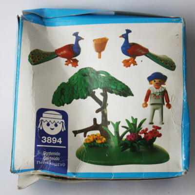 RARE VINTAGE 1996 PLAYMOBIL 3894 GIRL & PEACOCKS ZOO FARM NEW