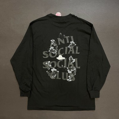 dramatic black tee