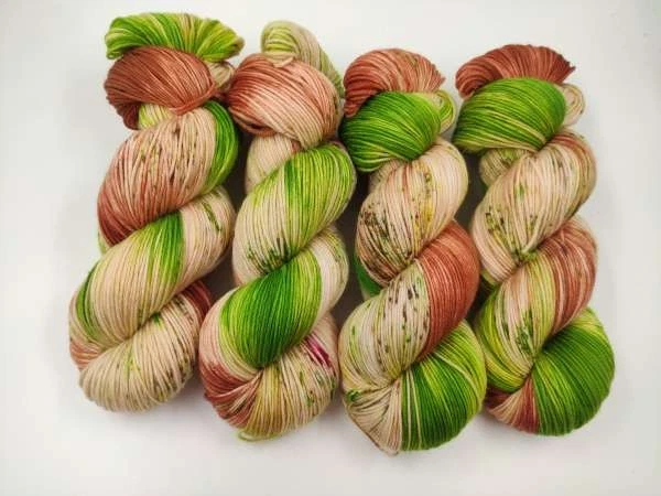 EINÖDWOLLE handgefärbte Einöder Merino Sockenwolle 100 g - ZIMTAPFEL