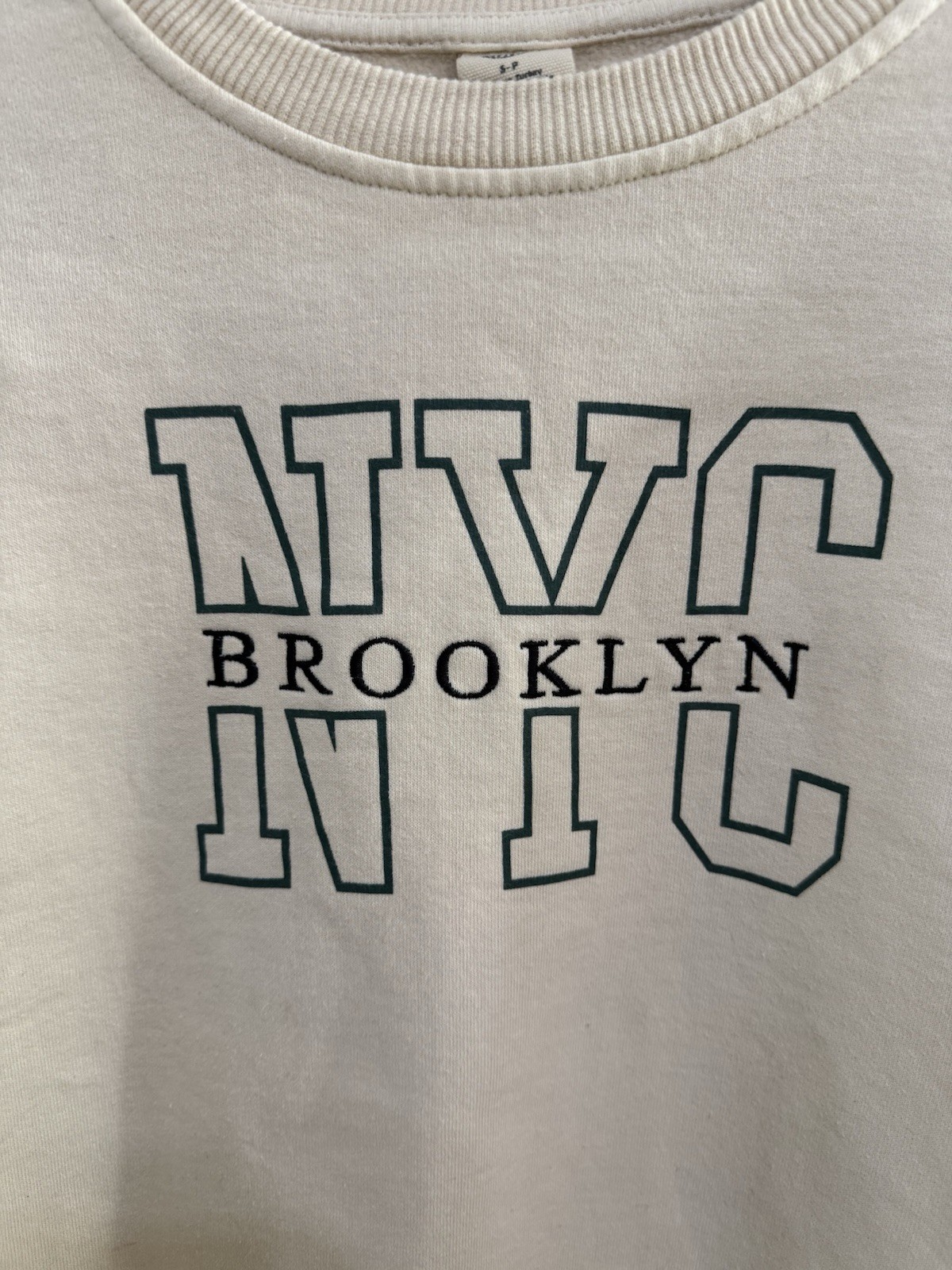 URBAN OUTFITTERS EMBROIDERED NYC BROOKLYN IVORY SWEATSHIRT  SIZE SMALL image 5