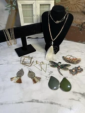Boho Costume Jewelry Lot Earrings Necklaces Bangles Brooch Eclectic Mixed J18