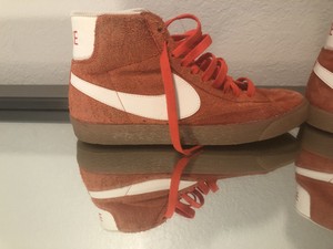 Rare NIKE de Mujer Blazer Mid Gamuza Vintage Rojo Alta Tops Tamaño del  zapato 8 | eBay