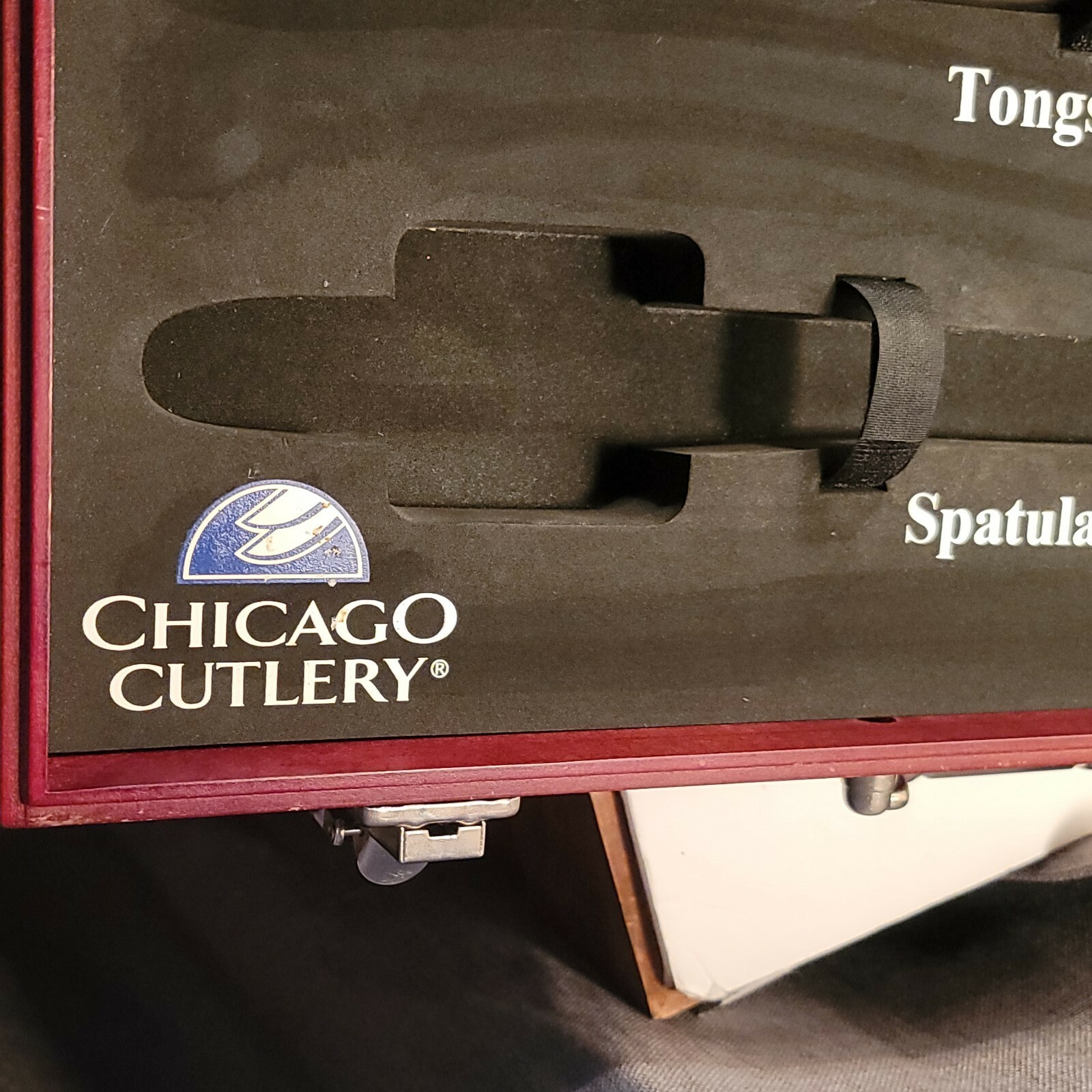 Chicago Cutlery BBQ Outdoor Grilling 6 out of 8 PIECE SET W/ WOOD BOX