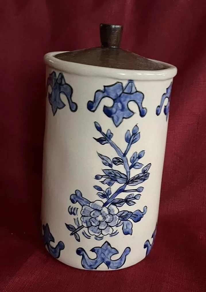 Blue Beige Storage Jar Canister With Wooden Lid Floral Pattern Made In India
Opens in a new window o