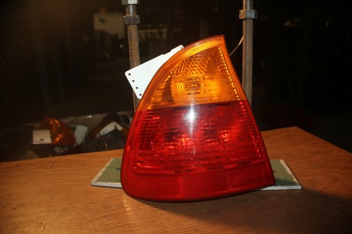 BMW 3ER (E46) 98- KOM.*RÜCKLICHT/HECKLEUCHTE* LINKS 05/2002 AUSSEN ROT/GELB