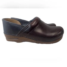 Dansko  brown Leather Sanita Clogs Women’s Size 8.5
