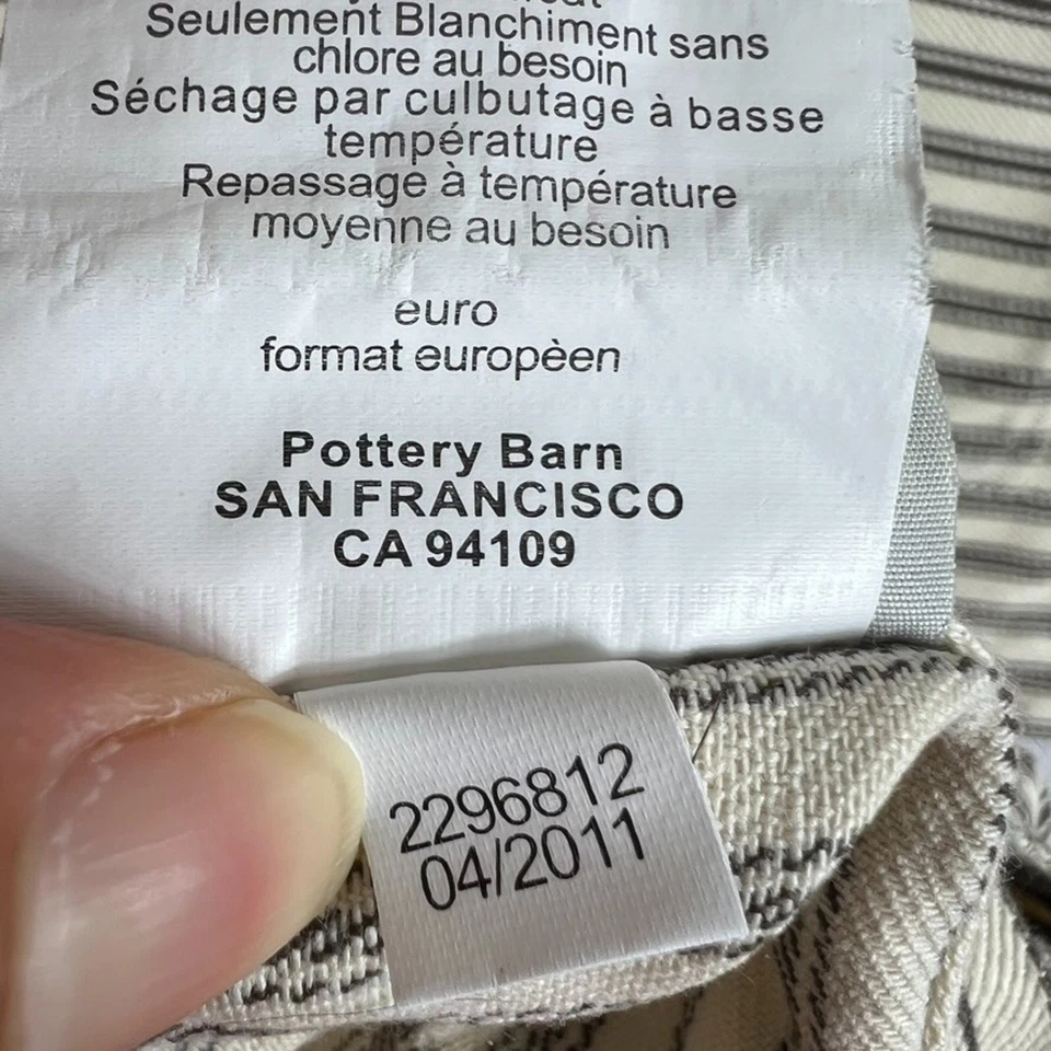 Juego de 2 fundas de almohada Pottery Barn tamaño euro tejidas a rayas 28"x 29,5" verdes Foto 4 de 4