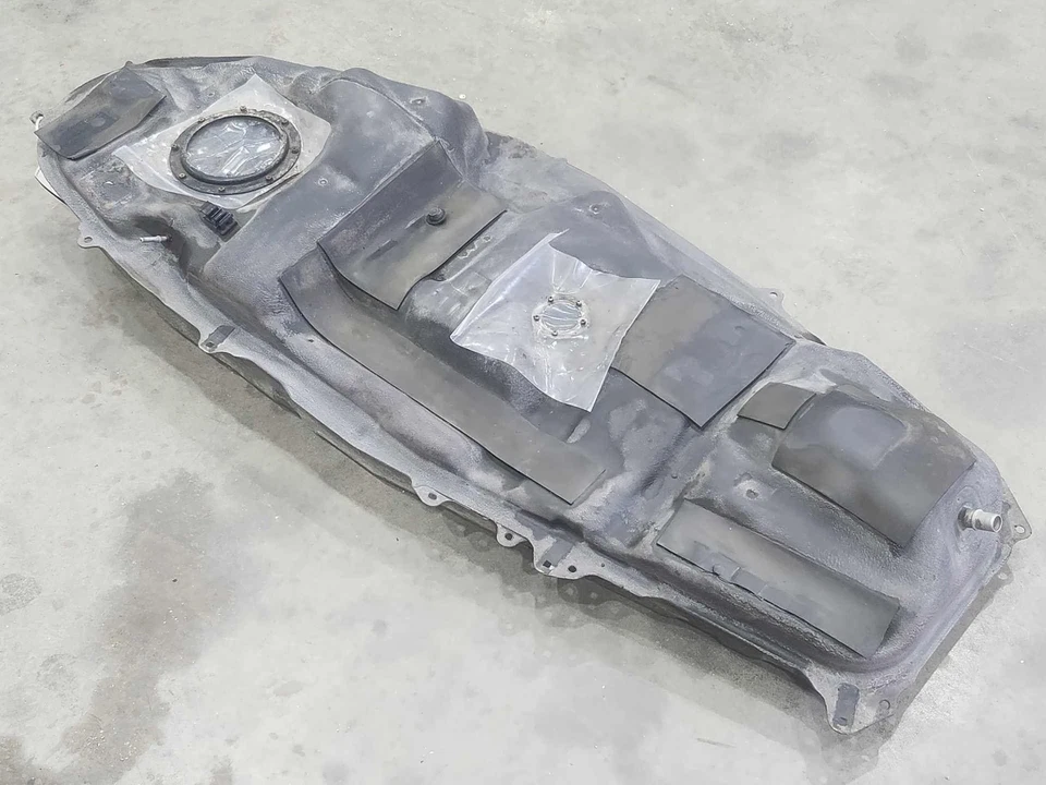 Conjunto de tanque de combustible Toyota RAV4 2006-2012 tanque de gasolina genuino OEM 770010R030 Foto 3 de 4