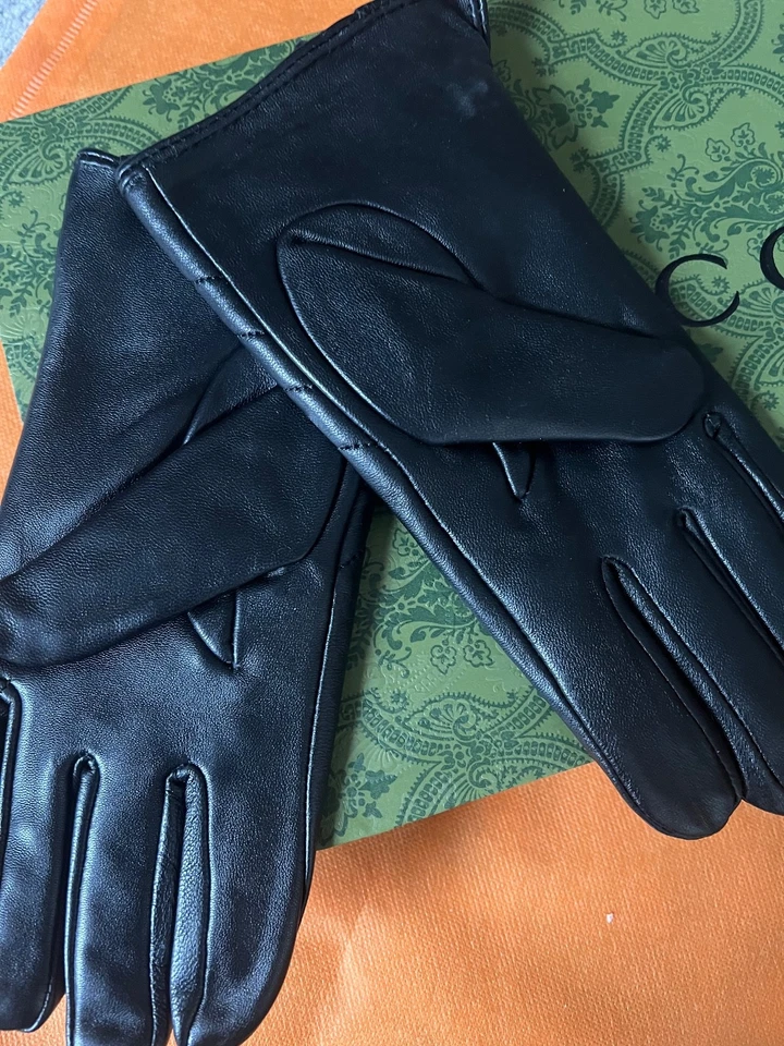 GG women’s leather gloves black leather sz M - Image 2 of 3