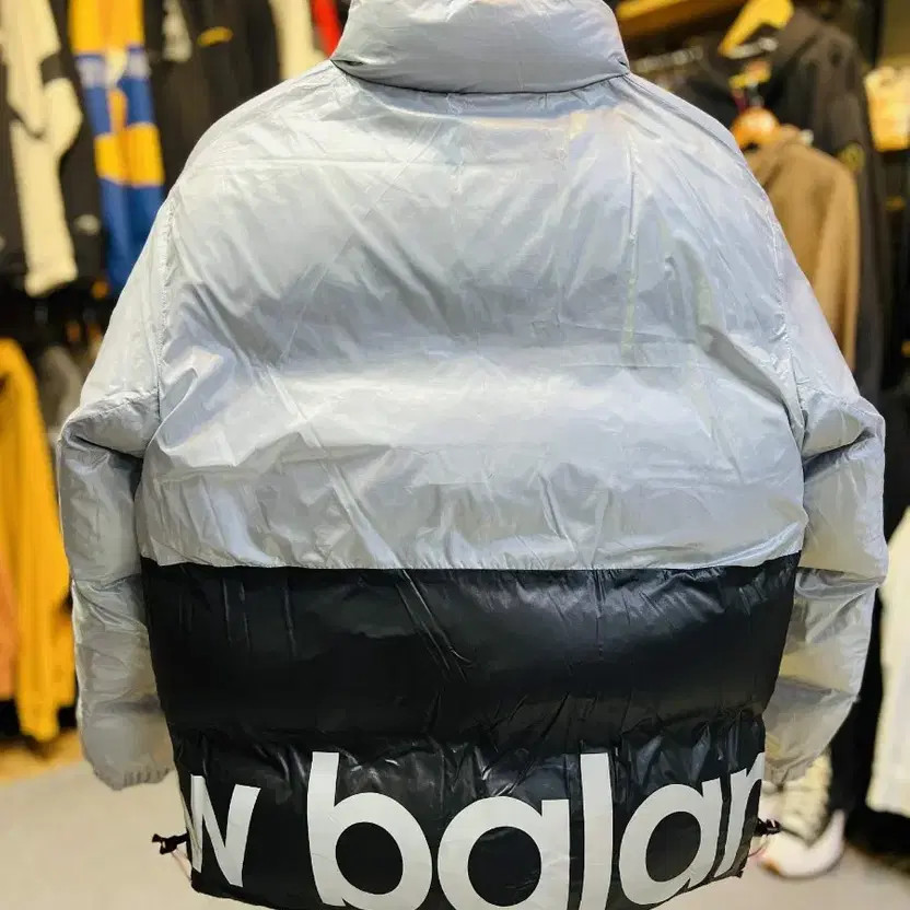 New Balance Silver/Black Padded Jacket 100 Size for Women