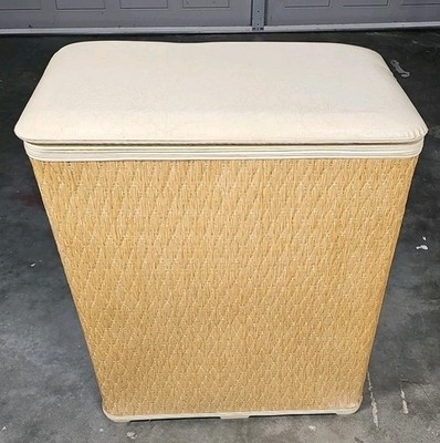 Vintage Burlington Basket Co. Wicker Laundry Hamper Beige MCM Hinged Padded Lid 