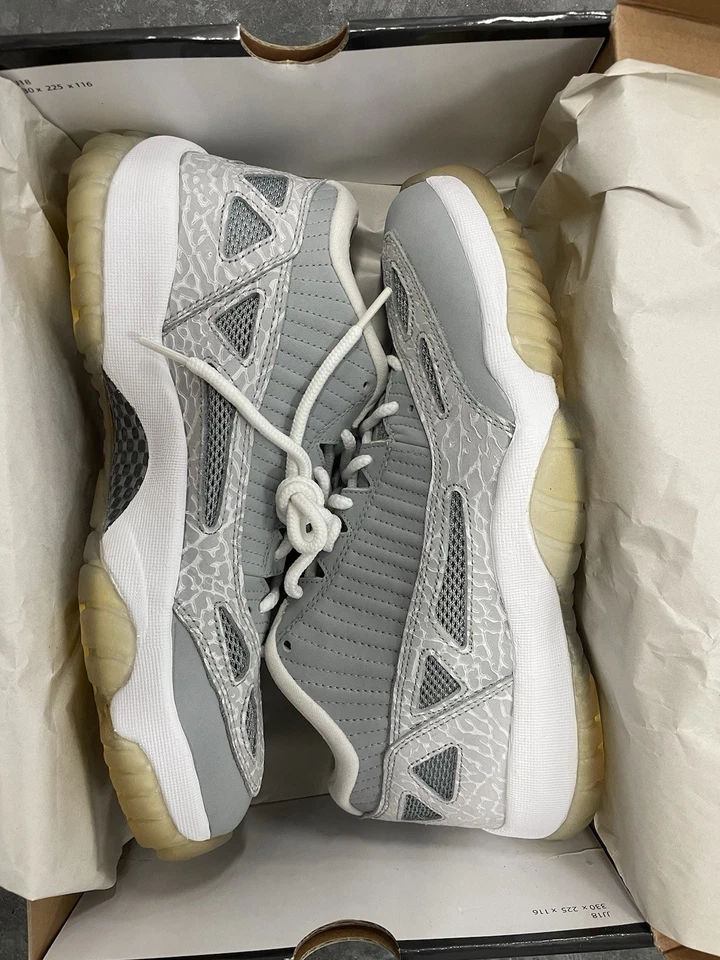 DS Air Jordan 11 ретро низкий IE Silver Zest 2007 желтая подошва - Изображение 3 из 4
