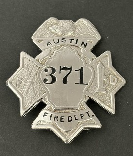 Obsolete Antique Austin Texas Fire Department Badge #371