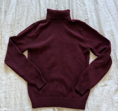 UNIQLO maroon heattech turtleneck sweater
