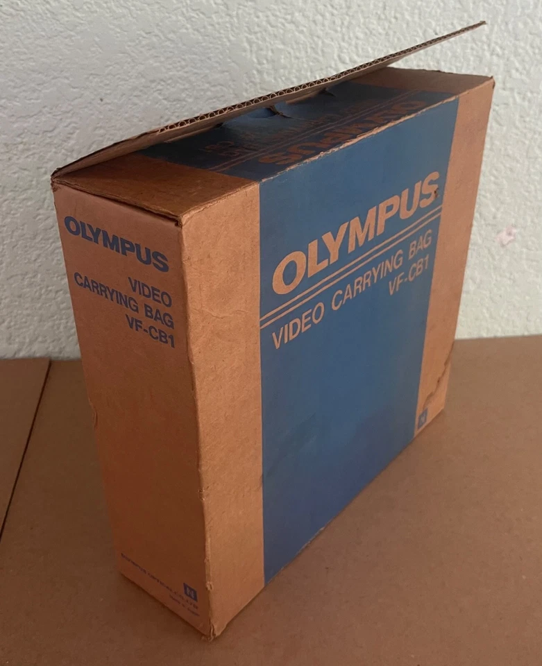 NEW VINTAGE Olympus NOS Olympus VF-cb1 CARRYING CASE in the Original Box - Image 4 of 4