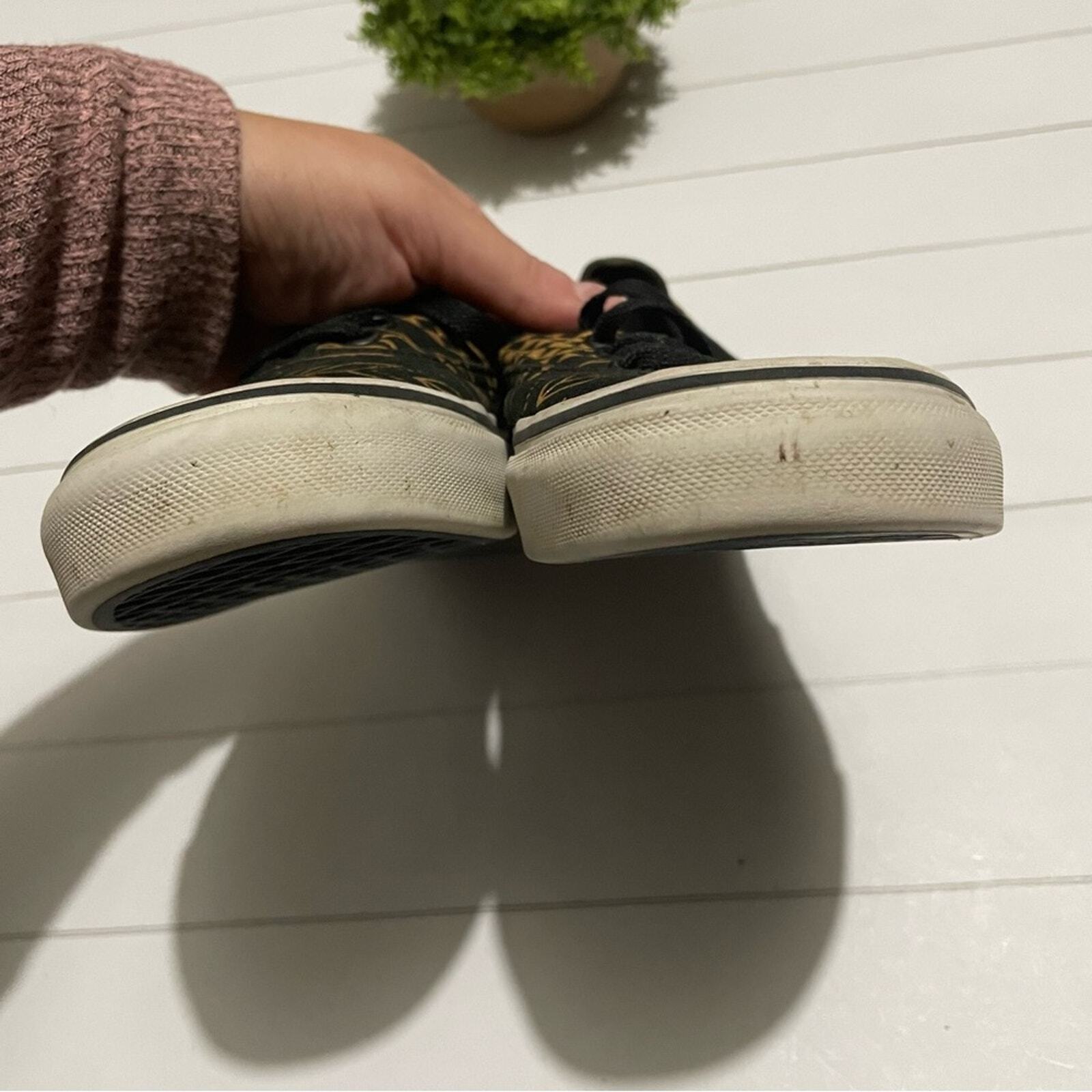 Vans Black Gold Aztec Tribal Southwest Lace Up Sneakers Shoes Women’s Size 8 thumbnail 2