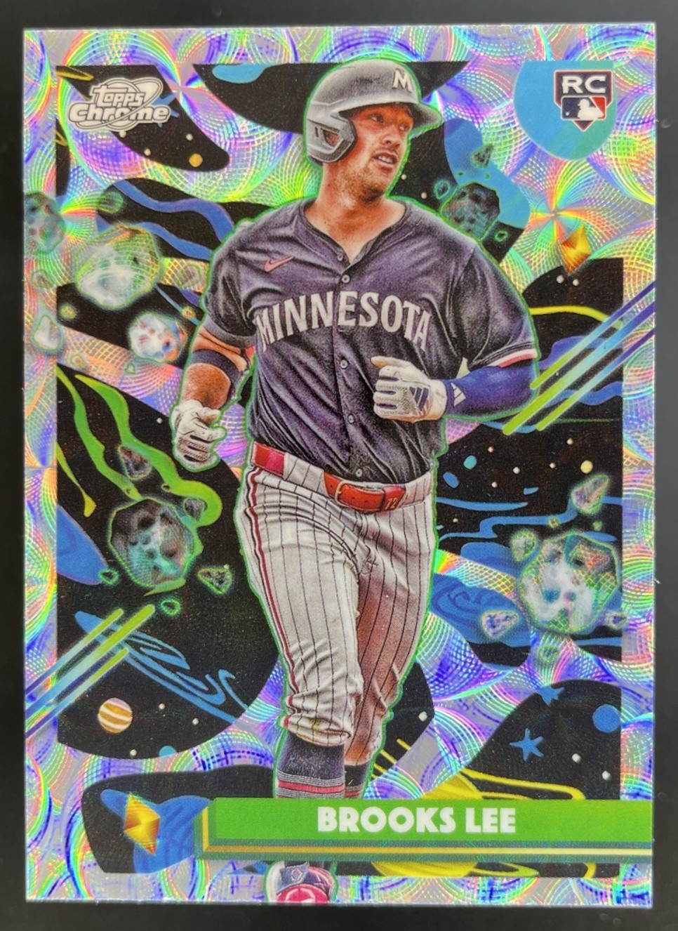 2025 Topps Cosmic Chrome Brooks Lee RC Nucleus Refractor Twins #129
