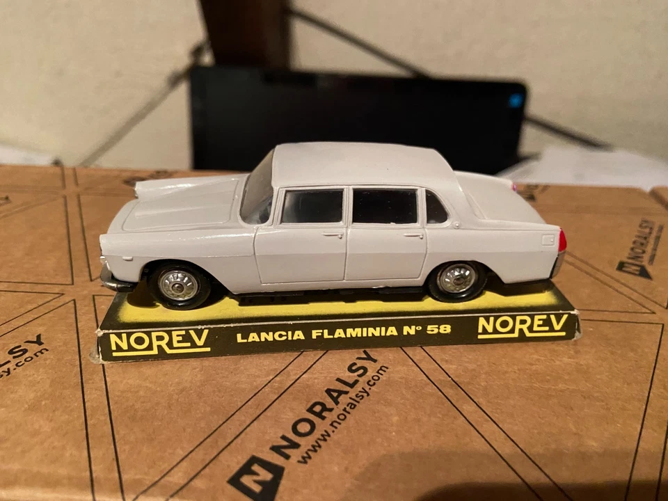 NOREV PLASTQUE ANCIENNE LANCIA FLAMINIA N°58- ÉCHELLE 1/43 IDEM PAYA - Photo 3/4