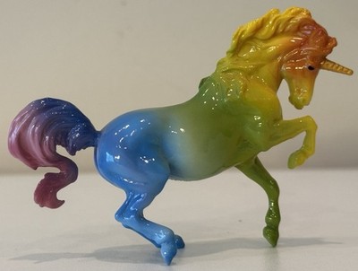 Breyer Stablemate Unicorn Chasing Rainbows Croi Ultra Rare Chase