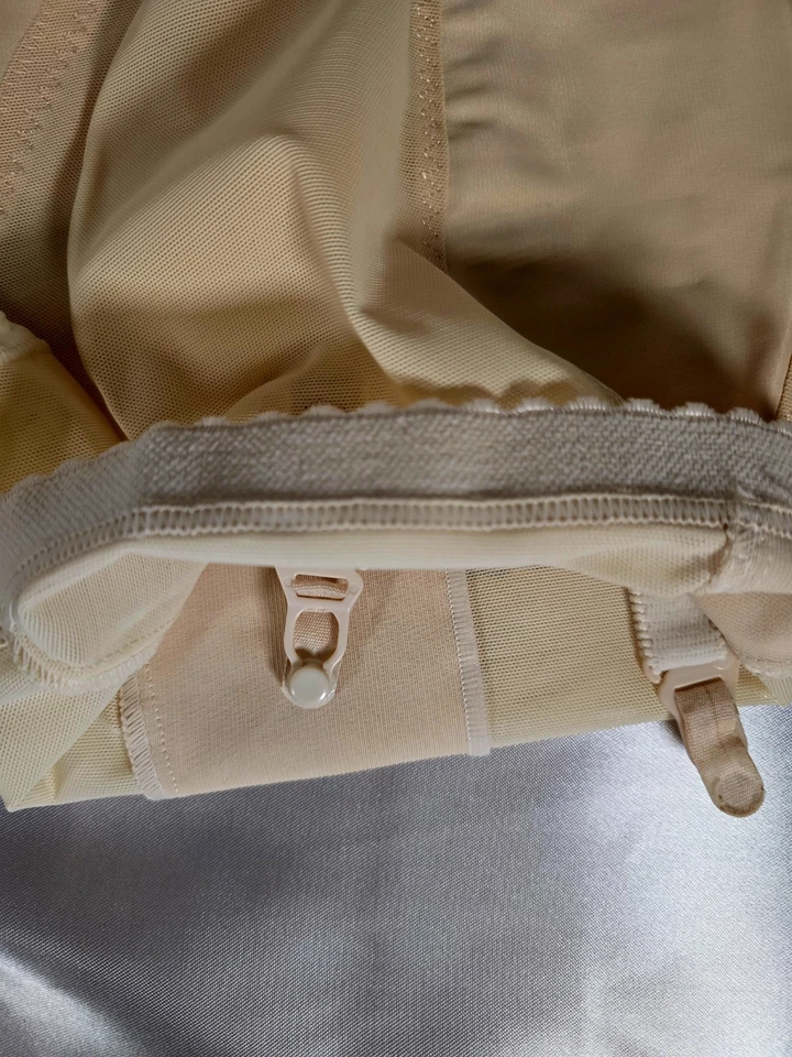 Cinto Shorts Vintage SEARS BESTFORM X-GRANDE BEGE - Imagem 4 de 4