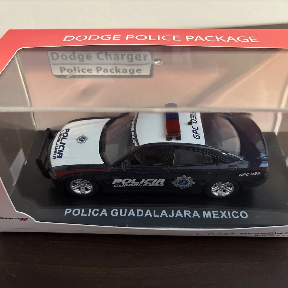 Dodge Charger Primera Respuesta Réplicas Policía 1/43 Guadalajara Policía México Foto 4 de 4
