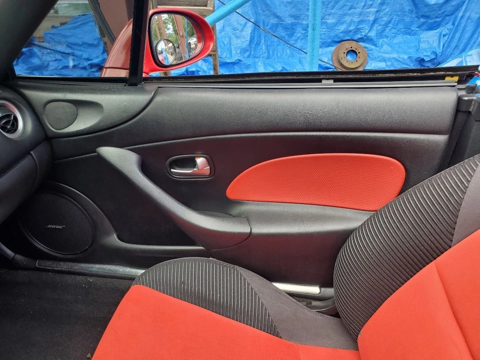 Mazda Miata Speed 2004 OEM par de paneles de moldura de puerta delanteros rojos Foto 2 de 4